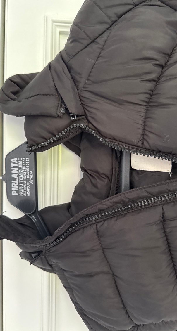 Siyah Fermuarlı Kapüşonlu Kışlık Mont - Görsel 5