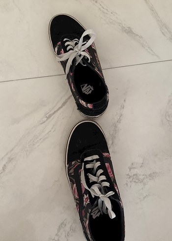 37,5 Beden pembe Renk Orijinal Vans Marka Çiçek Desenli Kadın Spor Ayakkabı