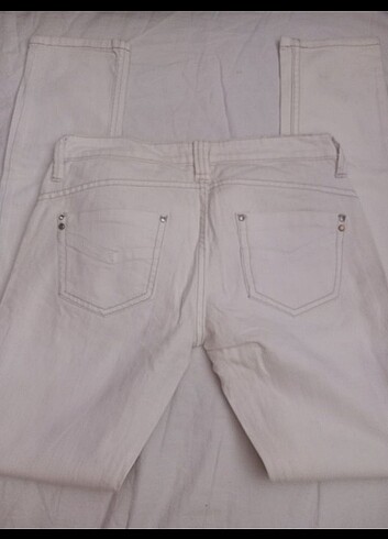 38 Beden Stradivarius beyaz jean