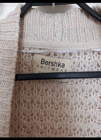 l Beden Bershka Hirka