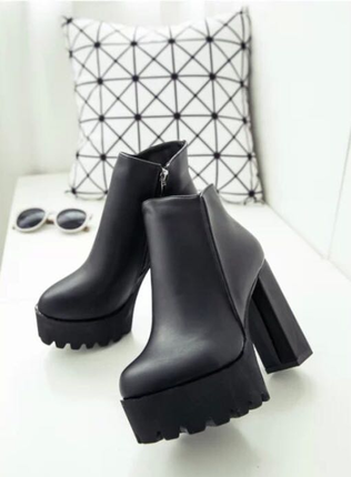 Zara Siyah gotik bot