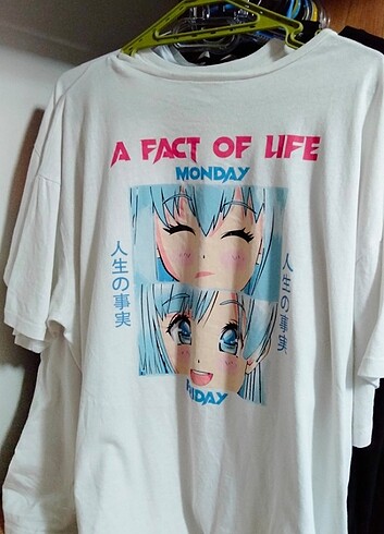 Anime desenli T-shirt 