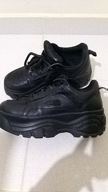 40 Beden Siyah payetli dolgu topuk ayakkabı