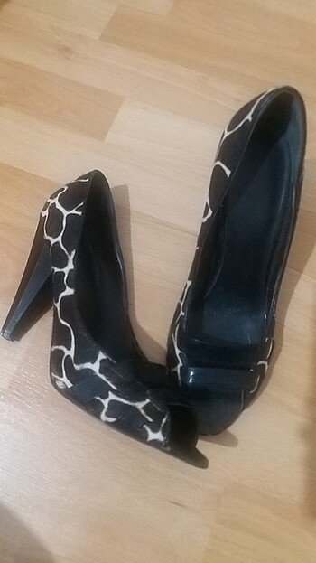 Nine West Leopar desenli stiletto