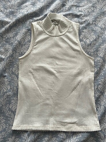Beyaz halter yaka crop