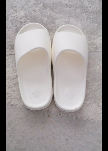 Adidas terlık