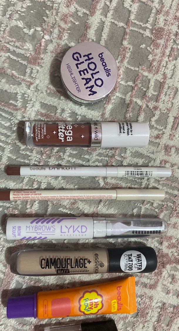 Bej Tonlarında Makyaj Ürünleri Seti - Görsel 3