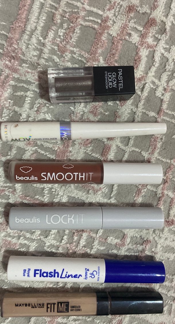 Çeşitli Makyaj Ürünleri Seti - Görsel 2