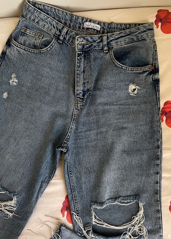 42 Beden Kadın Mavi Bol Kesim Yırtık Kot Pantolon