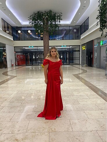 xl Beden Kırmızı Saten abiye