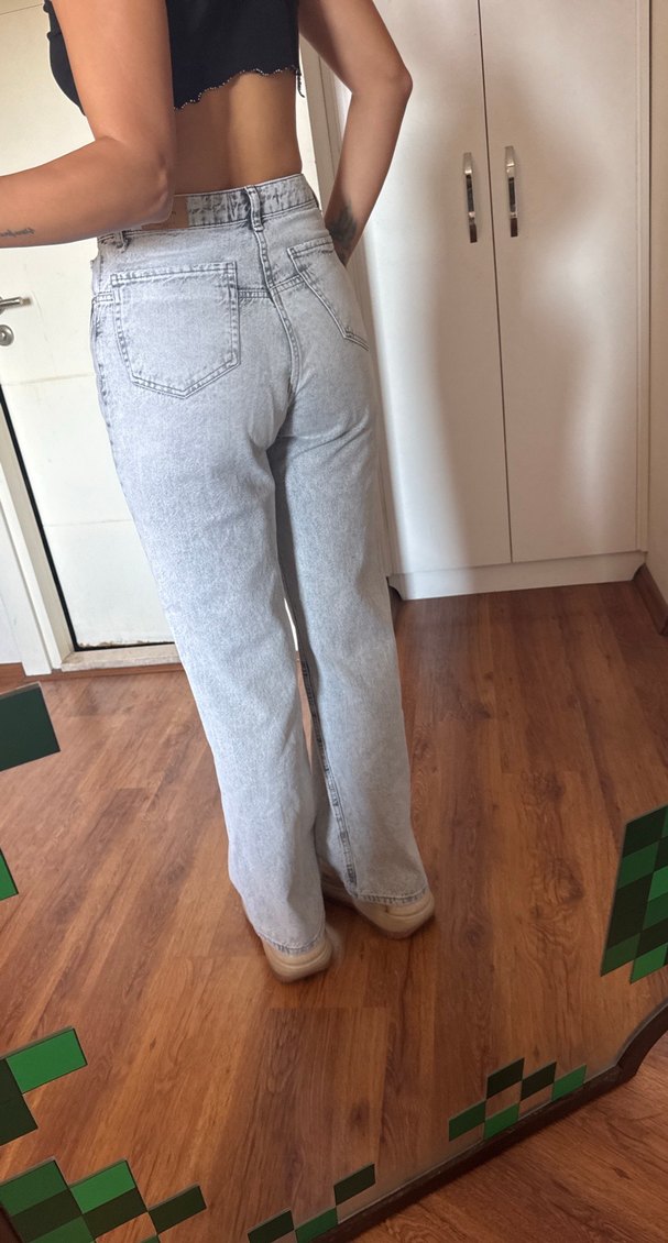 Düğmeli Gri Bol Kesim Denim Pantolon - Görsel 4