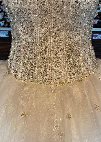 Beyaz Straplez Prenses Gelinlik - Görsel 4