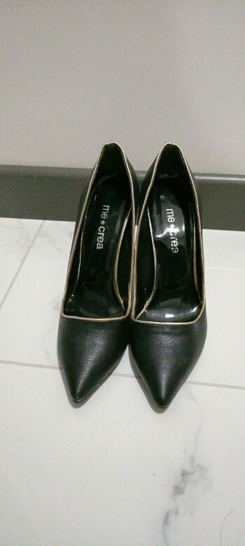Mecrea Stiletto