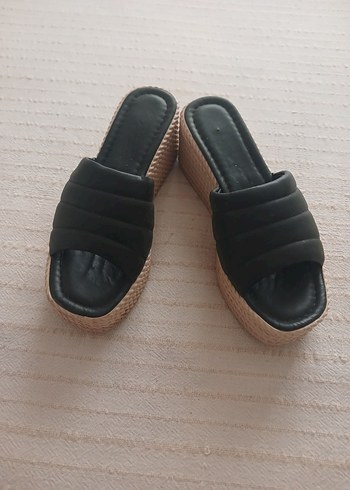 Kahverengi Dolgu Topuklu Kadın Terlik