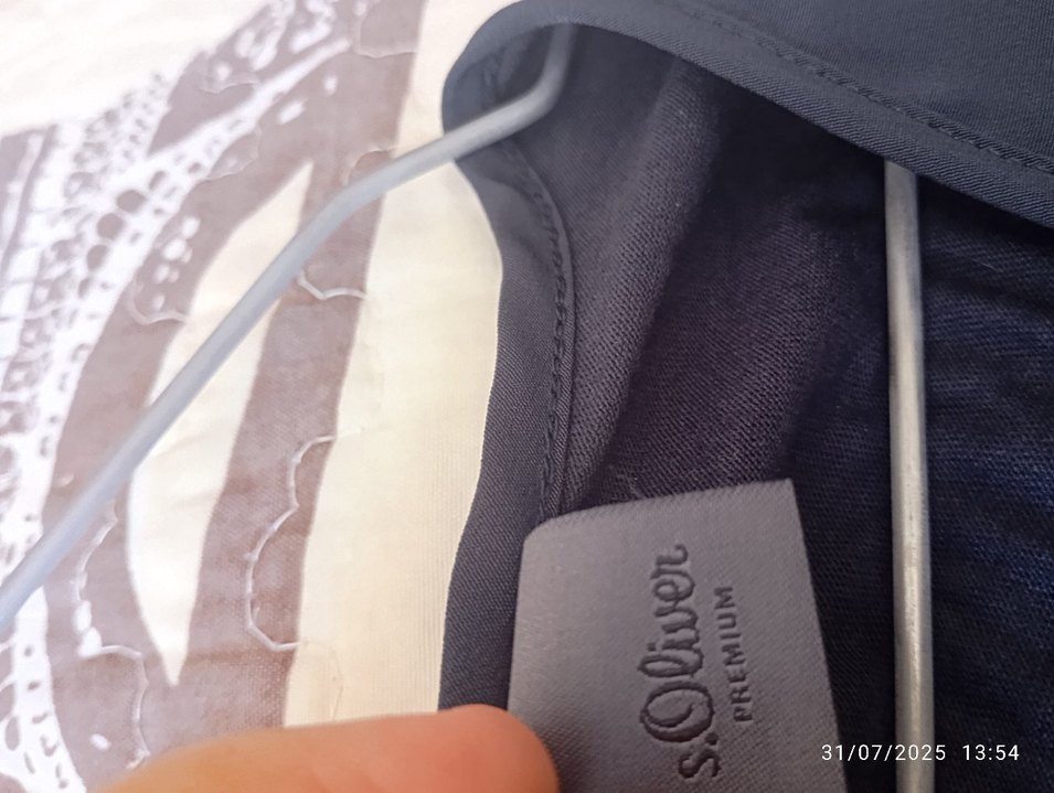 Gri Pileli V Yaka Kolsuz Bluz - Görsel 3