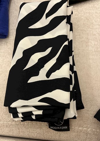 Diğer Modakasmir Siyah Beyaz Zebra Desenli Sal
