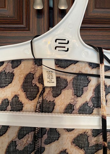 Leopar Desenli V Yaka Midi Elbise H&M - Görsel 2