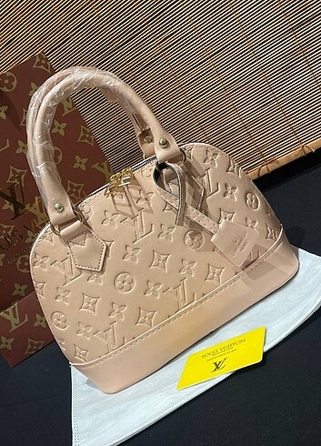 Louis Vuitton kadın kol çantası 