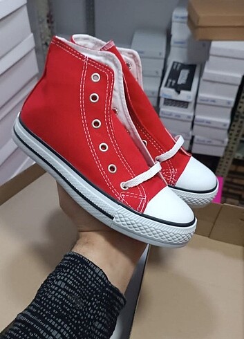 37 Beden kırmızı Renk Converse kadın spor ayakkabı