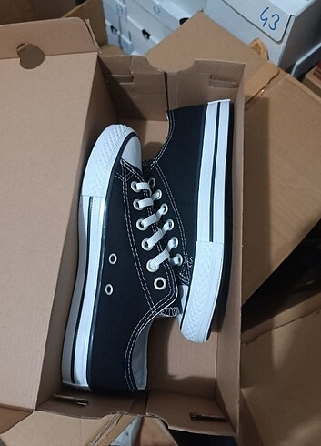 34 Beden Converse çocuk ayakkabı 