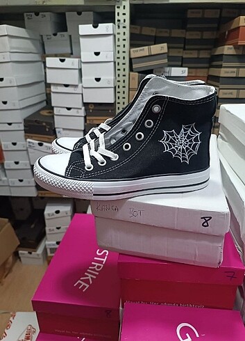 31 Beden siyah Renk Converse çocuk ayakkabı 