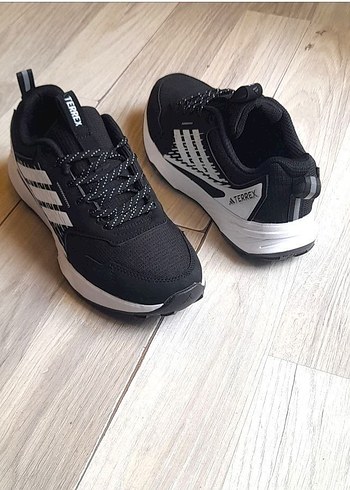 Erkek Siyah Beyaz Terrex Spor Ayakkabı - Görsel 2