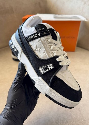 Louis Vuitton kadın Beyaz Siyah Spor Ayakkabı