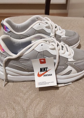 39 Beden Nike Kadın Gri Spor Ayakkabı