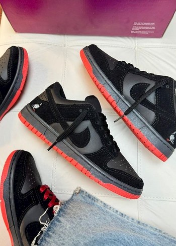 38 Beden Nike DUNK Low JEFF STAPLE Dark Black