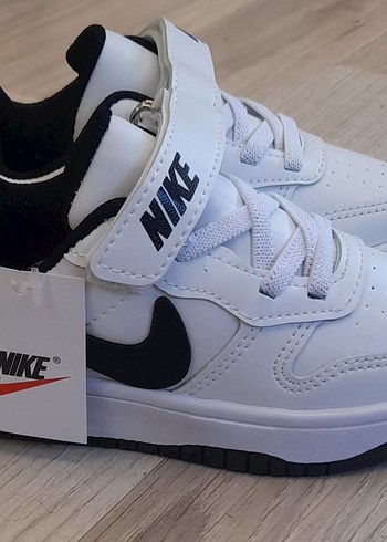 33 Beden beyaz Renk Nike Beyaz Erkek Çocuk Spor Ayakkabısı