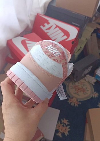 38 Beden Nike DUNK Pembe Desenli Bağcıklı Kadın Sneakers