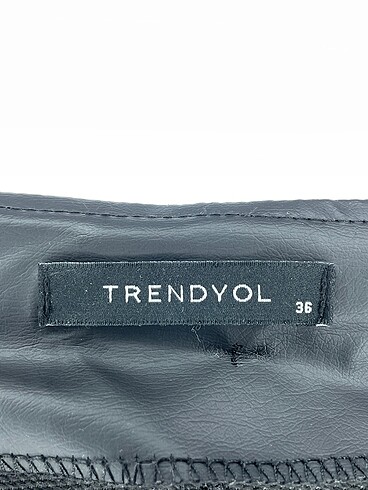 universal Beden çeşitli Renk Trendyol & Milla Kumaş Pantolon %70 İndirimli.