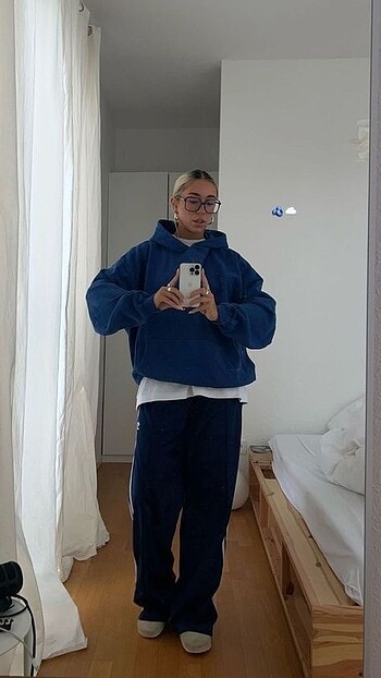 Mavi sweatshirt koyu