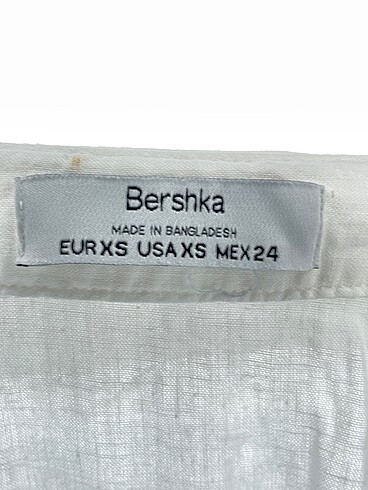 xs Beden beyaz Renk Bershka Gömlek %70 İndirimli.
