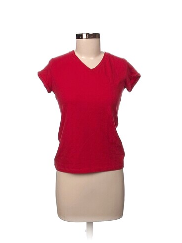 Defacto T-shirt %70 İndirimli.