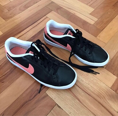 38 Beden Nike Siyah Spor Ayakkabı