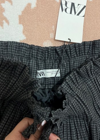 Gri Piliseli Etek - Görsel 4