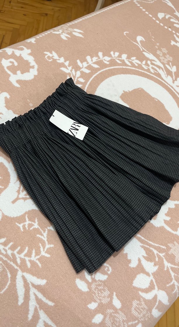 Gri Piliseli Etek - Görsel 2