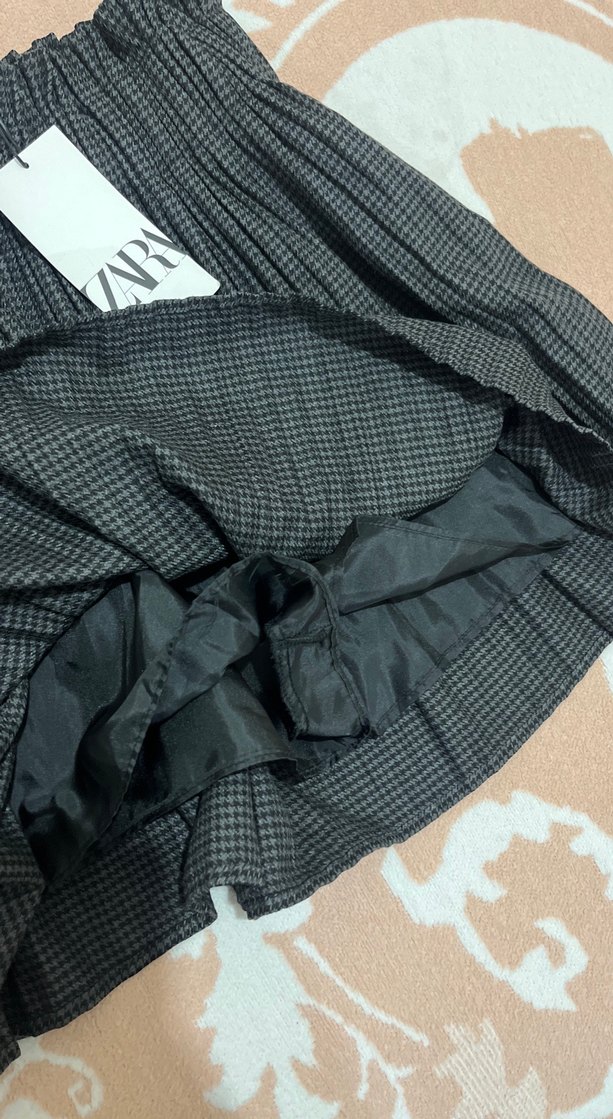 Gri Piliseli Etek - Görsel 3