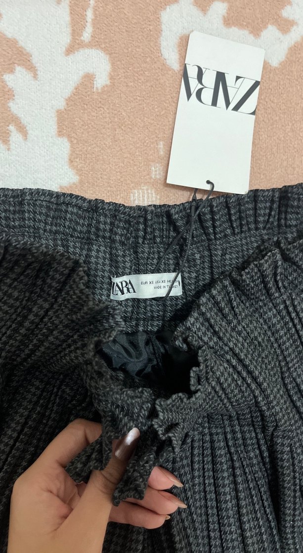 Gri Piliseli Etek - Görsel 4