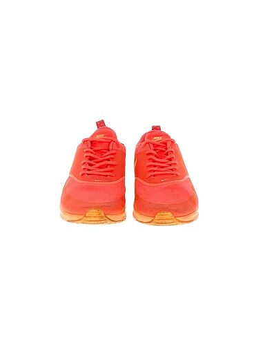 38 Beden Nike Spor Ayakkabı %70 İndirimli.
