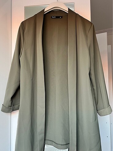 Kimona, blazer arası bir ürün yeşil renk