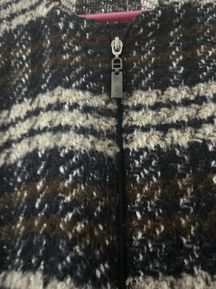 Uzun Örgü Yün Kadın Yelek - Görsel 2