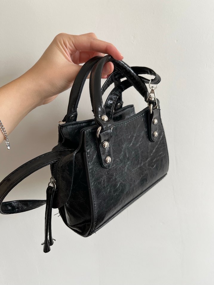 Tokalı Siyah Deri Goth Kadın Çanta - Görsel 2