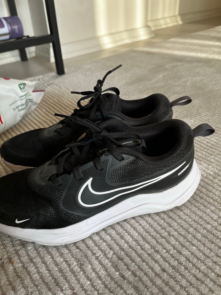 Siyah Bağcıklı Nike Kadın Spor Ayakkabı - Görsel 3