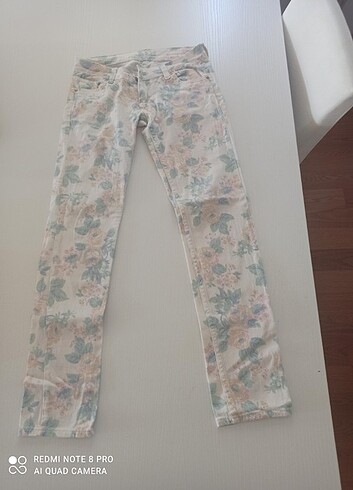 Çiçekli Kot Pantolon 