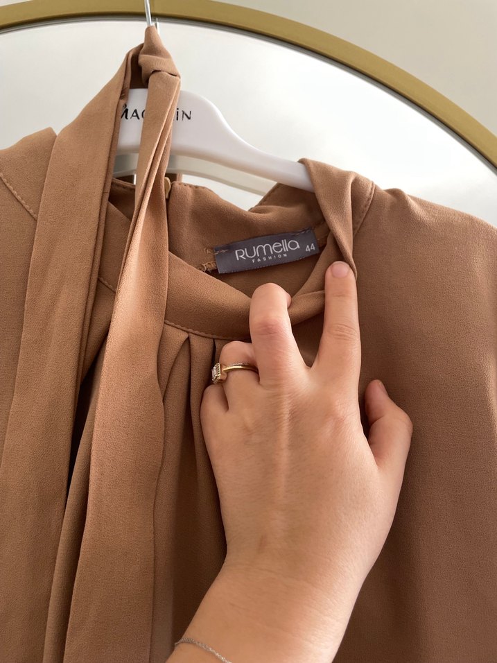 Uzun Bej Kadın Takım, Yüksek Yakalı, Dökümlü - Görsel 2