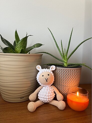 Amigurumi oyuncak kuzu