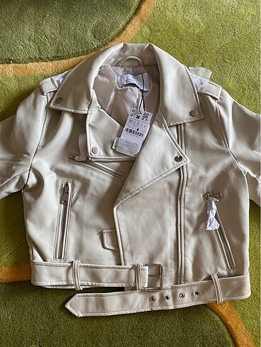 m Beden beyaz Renk Stradivarius suni deri biker ceket