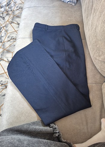 Kadın Lacivert Kemerli Normal Kesim Kumaş Pantolon